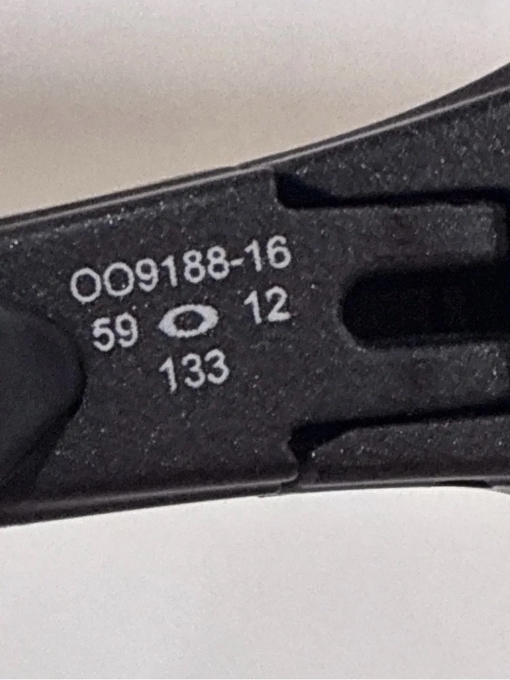 Oakley Flak 2.0 XL Sunglasses OO9188 59-12-13Clear Black Irid Photochromic Lens